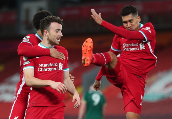 Thắng ngược Sheffield, Liverpool bắt kịp đội đầu bảng Everton - Ảnh 4. Thắng ngược Sheffield, Liverpool bắt kịp đội đầu bảng Everton - Ảnh 4.