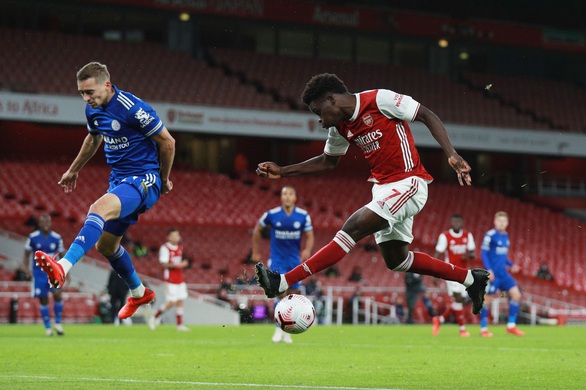 Dứt điểm kém, Arsenal trả giá vì bàn thắng muộn của Vardy - Ảnh 4. Dứt điểm kém, Arsenal trả giá vì bàn thắng muộn của Vardy - Ảnh 4.