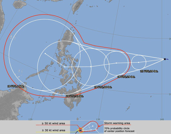 Bão số 9 đang cuồng nộ, lo tiếp bão số 10 - Ảnh 1.