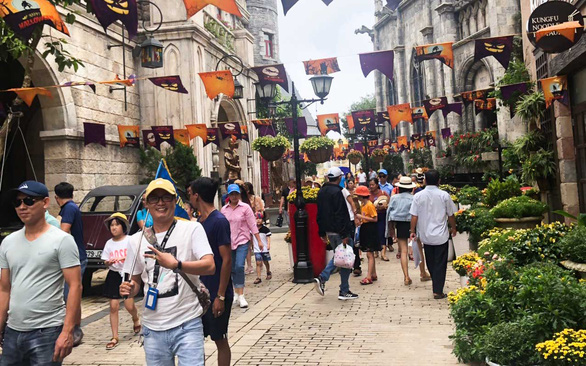 Du lịch Đà Nẵng nhộn nhịp trở lại - Ảnh 1. Du lịch Đà Nẵng nhộn nhịp trở lại - Ảnh 1.