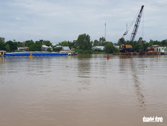 Dân tuyên chiến với dự án nạo vét thông luồng sông Hậu vì sợ sạt lở trôi nhà - Ảnh 1.