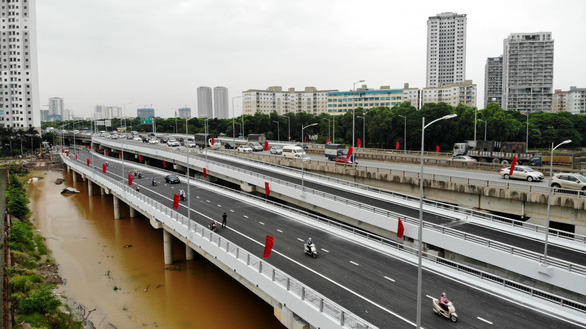 Khánh thành cầu qua hồ Linh Đàm và nhánh kết nối đường vành đai 3 trên cao - Ảnh 3.