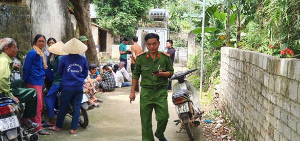 Hai vợ chồng già chết bất thường tại nhà riêng với nhiều vết đâm chém - Ảnh 1.