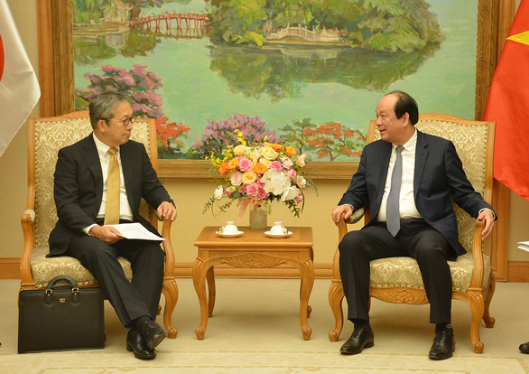 Thủ tướng Nhật Suga Yoshihide chọn Việt Nam là điểm công du đầu tiên - Ảnh 2.