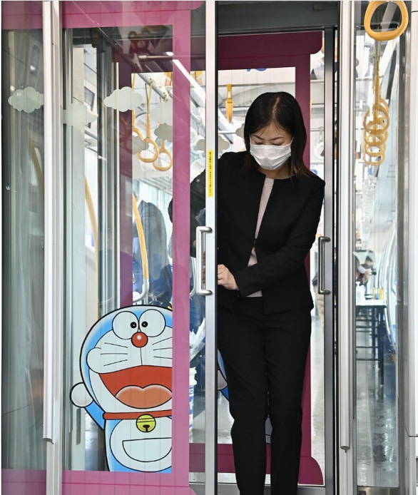 Tàu lửa Doraemon ra mắt mừng sinh nhật tuổi 50 của chú mèo máy thông minh - Ảnh 3.