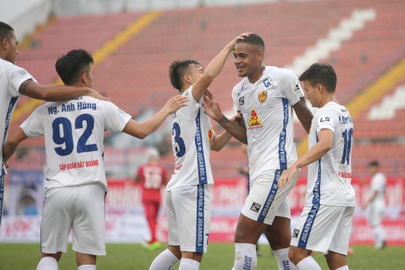 Quảng Nam ngày trở lại V-League còn xa - Ảnh 2. Quảng Nam ngày trở lại V-League còn xa - Ảnh 2.