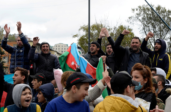 Armenia, Azerbaijan ký thỏa thuận ‘đình chiến hoàn toàn’ - Ảnh 1.