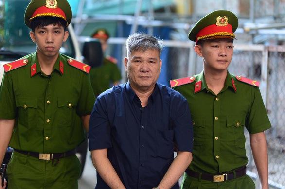 Hoãn phiên xử phúc thẩm vụ Trầm Bê vì 3 bị cáo vắng mặt - Ảnh 2. Hoãn phiên xử phúc thẩm vụ Trầm Bê vì 3 bị cáo vắng mặt - Ảnh 2.