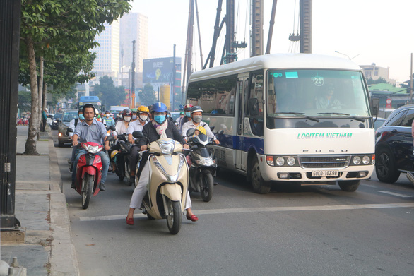 Nam Bộ bắt đầu chuyển mùa, thời tiết ôn hòa, mưa giảm - Ảnh 1.