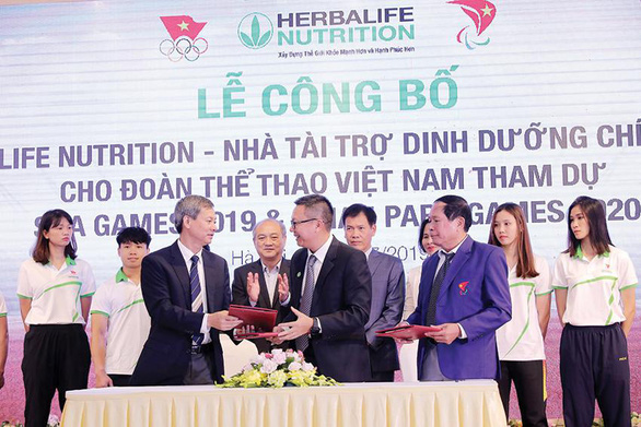 Herbalife Nutrition tổ chức tọa đàm trực tuyến về tăng cường sự tập trung tinh thần và tự tin. - Ảnh 2.