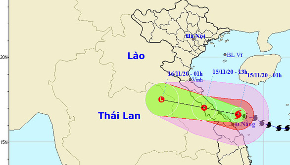 4h sáng 15-11, tâm bão cách Thừa Thiên Huế 55km, cách Đà Nẵng 89km - Ảnh 1.