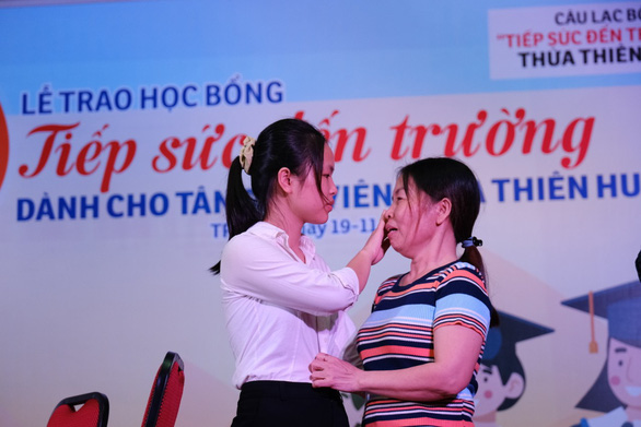 Vào đại học từ căn nhà hoang không điện, nước - Ảnh 2.