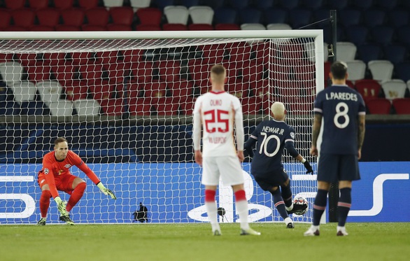 PSG tạm thoát hiểm, Man United thắng đậm ở Champions League - Ảnh 1. PSG tạm thoát hiểm, Man United thắng đậm ở Champions League - Ảnh 1.