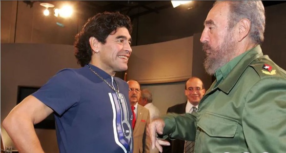 Maradona mất cùng ngày với thần tượng của ông Fidel Castro - Ảnh 1. Maradona mất cùng ngày với thần tượng của ông Fidel Castro - Ảnh 1.