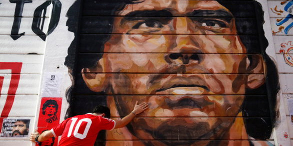 Maradona - thiên sứ của bóng đá đã rời xa - Ảnh 1.