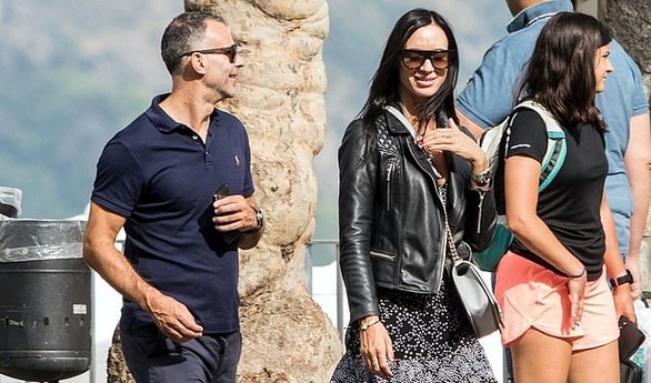 Ryan Giggs nói gì sau khi bị bắt vì nghi án hành hung bạn gái? - Ảnh 1. Ryan Giggs nói gì sau khi bị bắt vì nghi án hành hung bạn gái? - Ảnh 1.