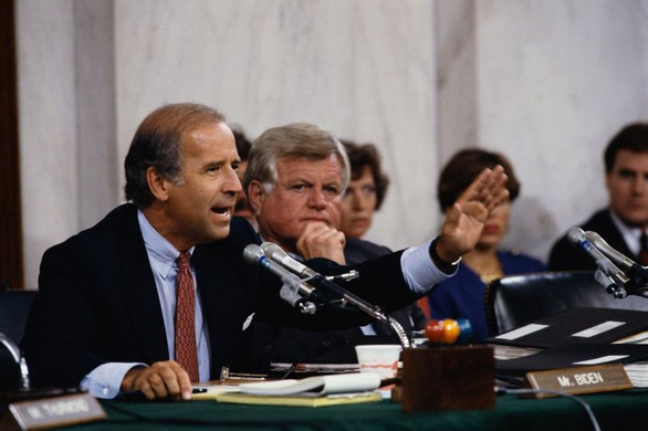 See photos of Trump - Biden from young to confrontation in the political arena - Photo 9.