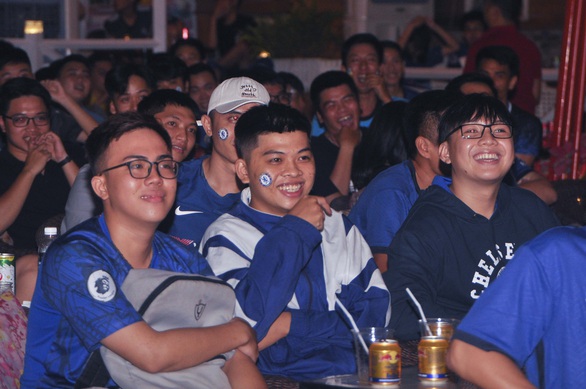 CĐV Chelsea tại Việt Nam: Hy vọng HLV Frank Lampard sẽ gắn bó lâu dài - Ảnh 1. CĐV Chelsea tại Việt Nam: Hy vọng HLV Frank Lampard sẽ gắn bó lâu dài - Ảnh 1.