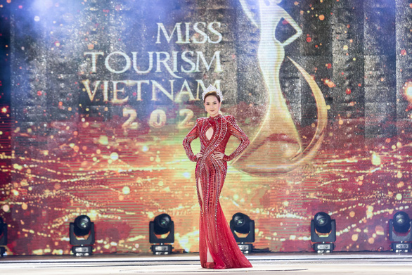 Khánh Ngân thôi đảm nhiệm danh hiệu Hoa khôi Du lịch Việt Nam - Ảnh 3.