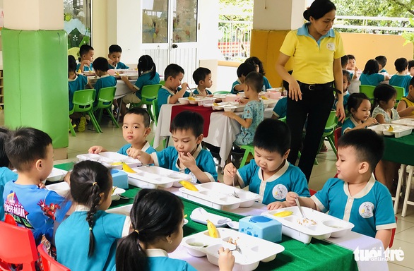 Thiếu trầm trọng giáo viên mầm non - Ảnh 1. Thiếu trầm trọng giáo viên mầm non - Ảnh 1.