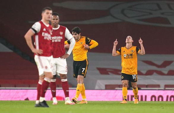 Điểm tin thể thao tối 1-12: CĐV bị đánh chết vì chế nhạo Arsenal - Ảnh 2. Điểm tin thể thao tối 1-12: CĐV bị đánh chết vì chế nhạo Arsenal - Ảnh 2.