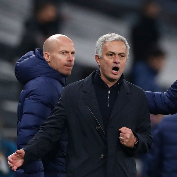 Điểm tin thể thao sáng 10-12: Mourinho đánh giá cao Man Utd - Ảnh 1. Điểm tin thể thao sáng 10-12: Mourinho đánh giá cao Man Utd - Ảnh 1.