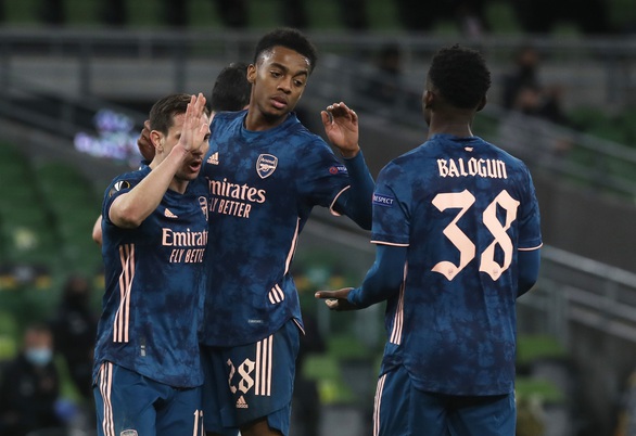 Arsenal là đội duy nhất toàn thắng ở vòng bảng Europa League - Ảnh 1. Arsenal là đội duy nhất toàn thắng ở vòng bảng Europa League - Ảnh 1.