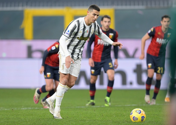 Ronaldo lập cú đúp trong ngày kỉ niệm trận đấu 100 cho Juventus - Ảnh 2. Ronaldo lập cú đúp trong ngày kỉ niệm trận đấu 100 cho Juventus - Ảnh 2.