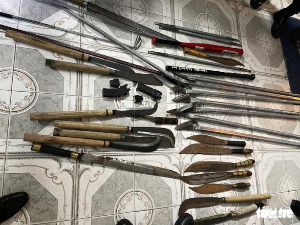 The case of an assaulted passenger car driver: Arresting the director of the company Phuc Cuong, revealing the sword shop - Photo 3.