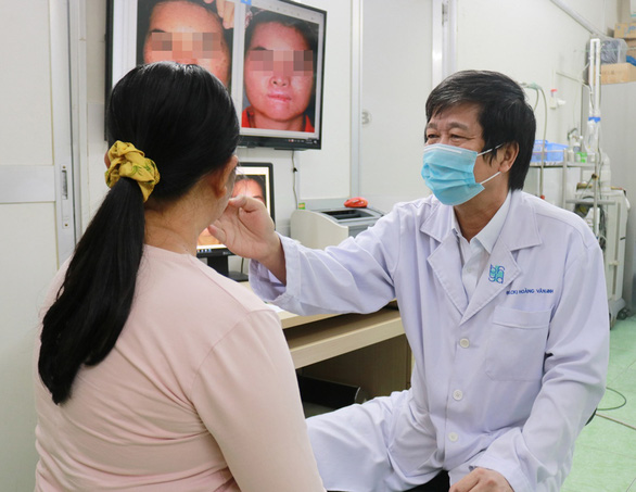 A family where 3 people go out during the day with burned skin - Photo 1.