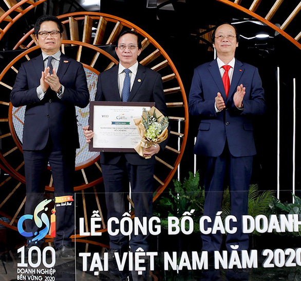 HDBank được vinh danh top 10 doanh nghiệp bền vững của năm - Ảnh 1.