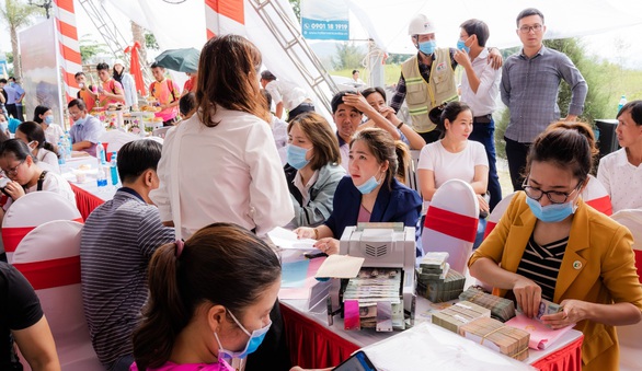 Sôi động giao dịch tại lễ cất nóc nhà phố thương mại Ha Tien Centroria - Ảnh 6. Sôi động giao dịch tại lễ cất nóc nhà phố thương mại Ha Tien Centroria - Ảnh 6.