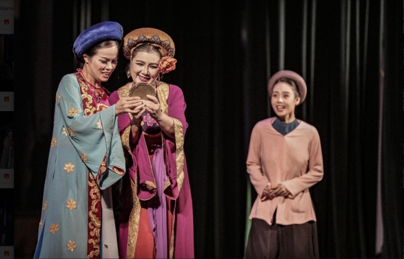 NSND Lệ Ngọc: Khát khao gìn giữ những tinh hoa nghệ thuật sân khấu - Ảnh 4. NSND Lệ Ngọc: Khát khao gìn giữ những tinh hoa nghệ thuật sân khấu - Ảnh 4.