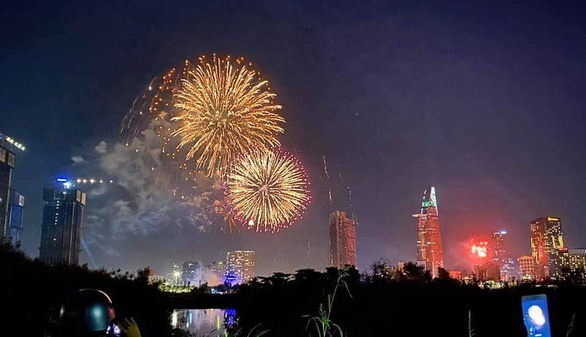 Ho Chi Minh City plans to launch fireworks to welcome the new year 2021 in 3 points - Photo 1.