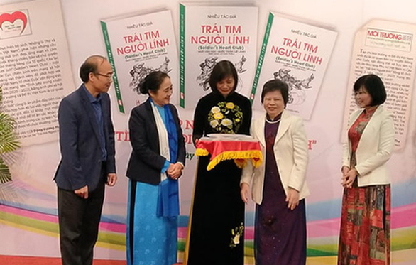 Dưới lần áo quân phục là trái tim người lính - Ảnh 2. Dưới lần áo quân phục là trái tim người lính - Ảnh 2.