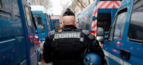 3 French gendarmerie shot to death while rescuing a victim of domestic violence - Photo 1.