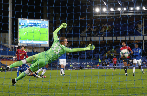 Bùng nổ những phút cuối, Man Utd đánh bại Everton và đi tiếp ở Cúp Liên đoàn - Ảnh 4.