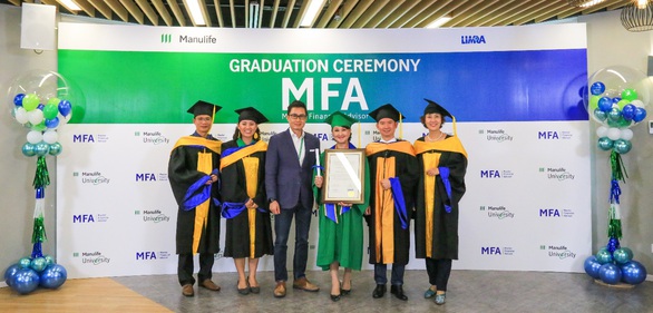 Manulife Việt Nam tôn vinh tư vấn viên với lễ tốt nghiệp Master Financial Advisor - Ảnh 1. Manulife Việt Nam tôn vinh tư vấn viên với lễ tốt nghiệp Master Financial Advisor - Ảnh 1.
