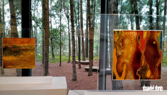 Enter the pine forest in Dai Lai to see paintings and sculptures - Photo 3.