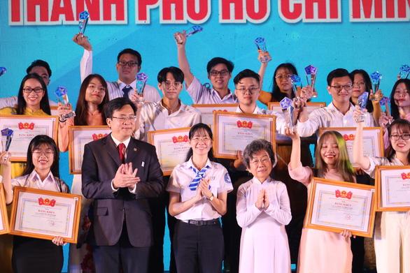 Chị Phan Thị Thanh Phương tái đắc cử chủ tịch Hội Sinh viên VN TP.HCM - Ảnh 13.