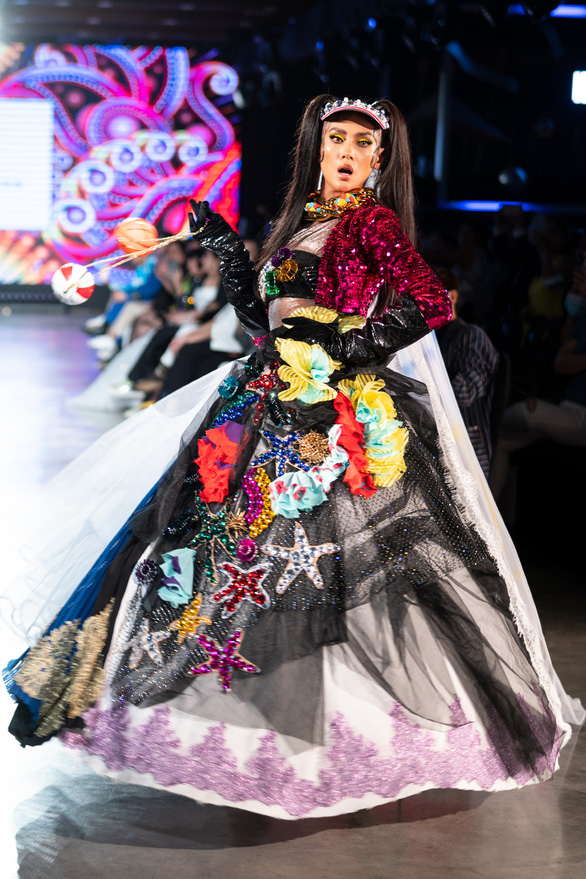 Lan Khuê hóa phượng hoàng trong đêm bế mạc lễ hội thời trang quốc tế 2020 - Ảnh 8.