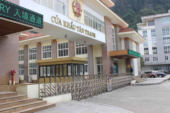 Ngàn tấn thanh long ùn ứ ở biên giới, tiểu thương ‘chết đứng’ giữa đại dịch corona - Ảnh 3. Ngàn tấn thanh long ùn ứ ở biên giới, tiểu thương ‘chết đứng’ giữa đại dịch corona - Ảnh 3.