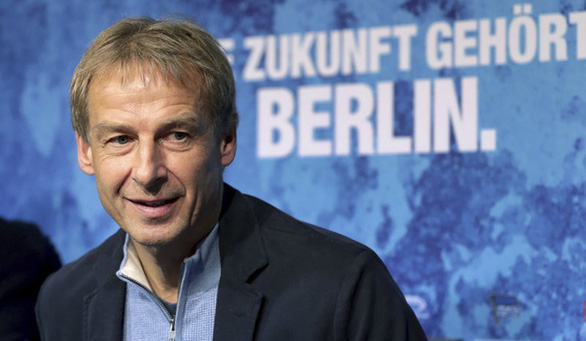 HLV Klinsmann chia tay Hertha Berlin sau 10 tuần dẫn dắt - Ảnh 1. HLV Klinsmann chia tay Hertha Berlin sau 10 tuần dẫn dắt - Ảnh 1.