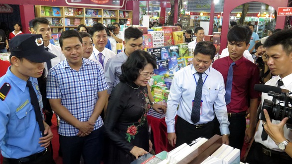 Hội sách TP.HCM hoãn tổ chức do dịch COVID-19 - Ảnh 2. Hội sách TP.HCM hoãn tổ chức do dịch COVID-19 - Ảnh 2.