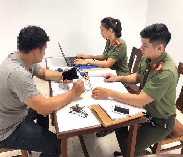 Câu view từ vụ người Trung Quốc giết đồng hương, quản trị viên fanpage bị xử lý - Ảnh 1. Câu view từ vụ người Trung Quốc giết đồng hương, quản trị viên fanpage bị xử lý - Ảnh 1.