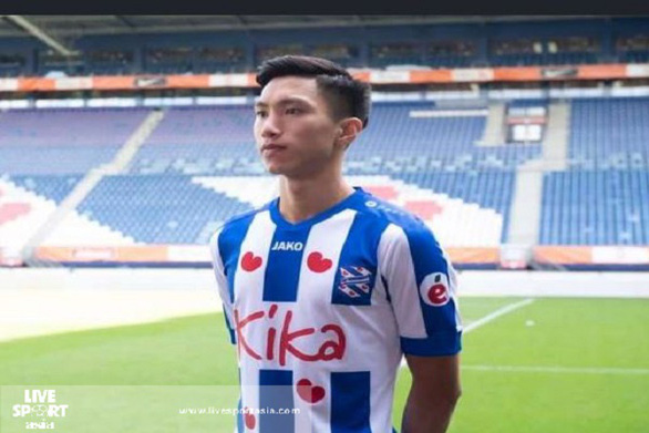 Báo châu Á: Văn Hậu ngồi dự bị ở Heerenveen vì không thể nói tiếng Anh - Ảnh 1. Báo châu Á: Văn Hậu ngồi dự bị ở Heerenveen vì không thể nói tiếng Anh - Ảnh 1.