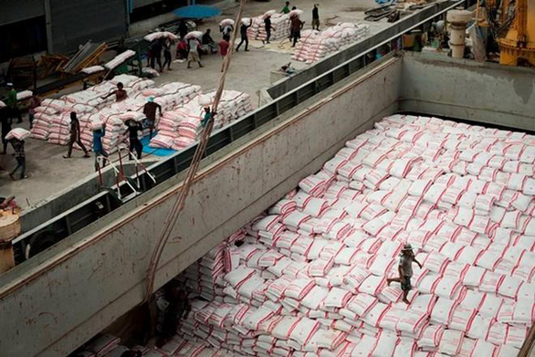 Philippines dự kiến nhập khẩu gạo lớn nhất thế giới trong năm 2020 - Ảnh 1. Philippines dự kiến nhập khẩu gạo lớn nhất thế giới trong năm 2020 - Ảnh 1.