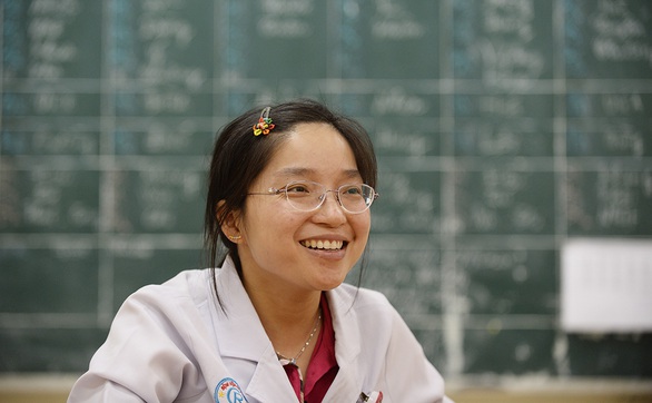 Bóng hồng trên bàn mổ sọ não - Ảnh 3. Bóng hồng trên bàn mổ sọ não - Ảnh 3.