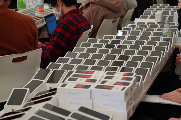 Nhật phát miễn phí 2.000 iPhone cho khách kẹt trên du thuyền Diamond Princess - Ảnh 1. Nhật phát miễn phí 2.000 iPhone cho khách kẹt trên du thuyền Diamond Princess - Ảnh 1.