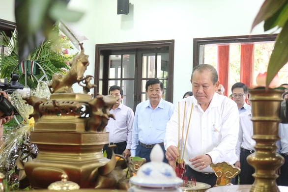 Phó thủ tướng kiểm tra các công trình ngăn mặn tại Vĩnh Long - Ảnh 3. Phó thủ tướng kiểm tra các công trình ngăn mặn tại Vĩnh Long - Ảnh 3.